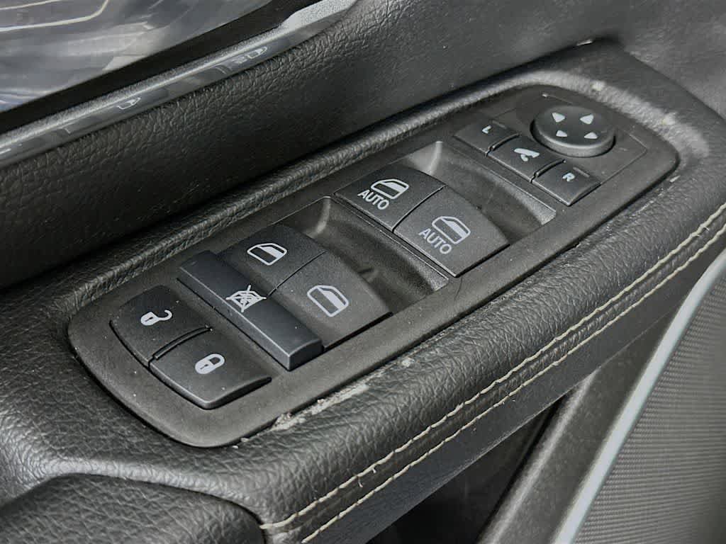 Used 2023 RAM 1500 Laramie AWD/4WD image 29