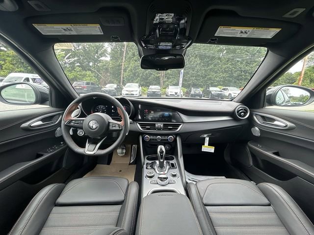 New 2025 Alfa Romeo Giulia AWD w/ Driving Assist Package image 12
