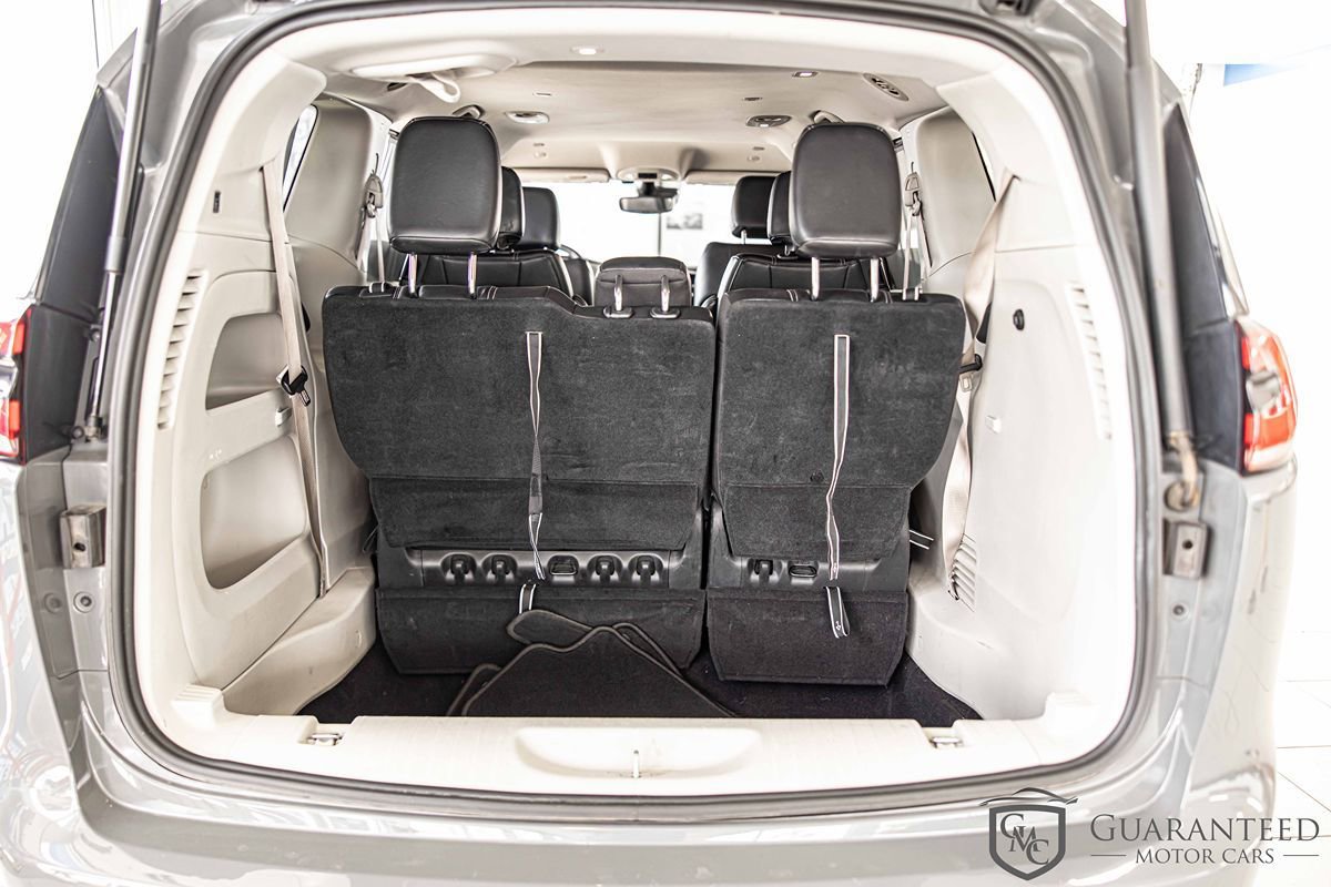 Used 2022 Chrysler Pacifica Touring-L FWD image 18
