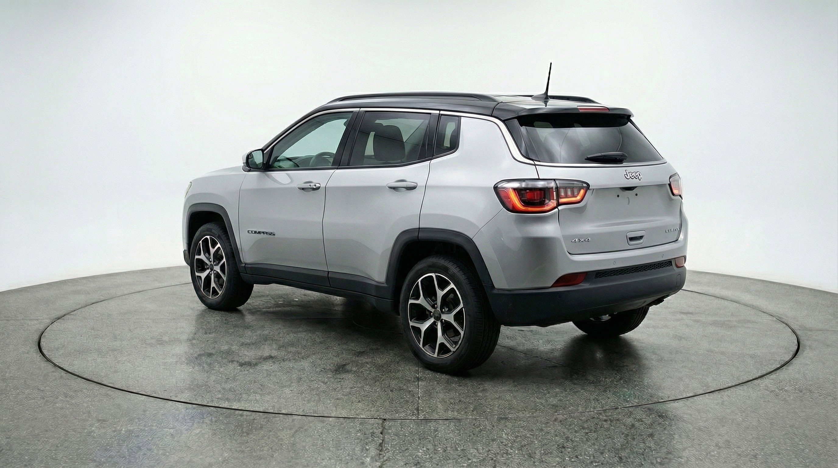 Used 2025 Jeep Compass Limited image 6