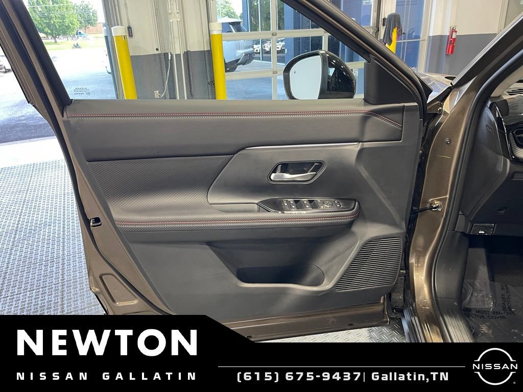 New 2026 Nissan Kicks SR FWD image 18