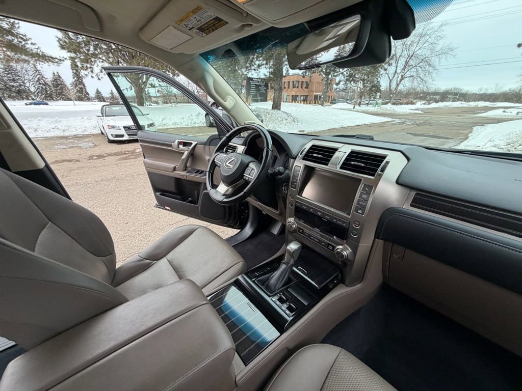 Used 2020 Lexus GX 460 Premium image 34