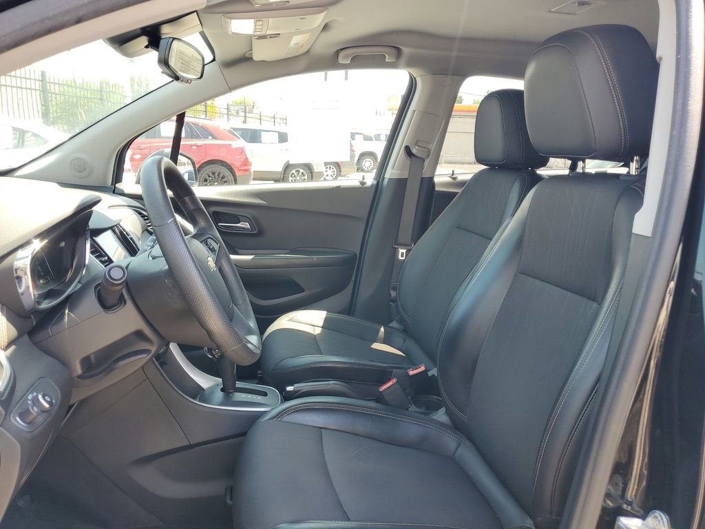 Certified 2022 Chevrolet Trax LT FWD image 16