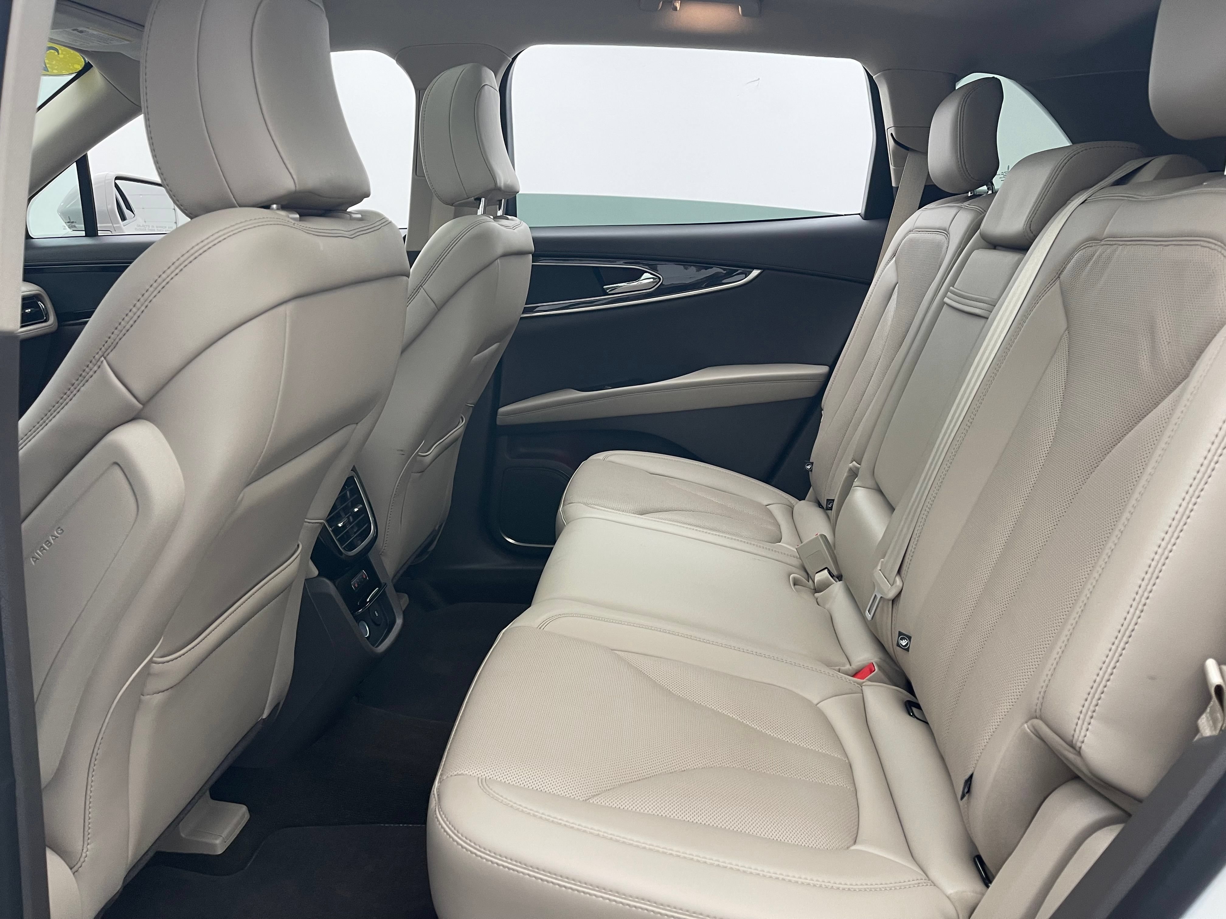 Used 2023 Lincoln Nautilus Reserve AWD/4WD image 43