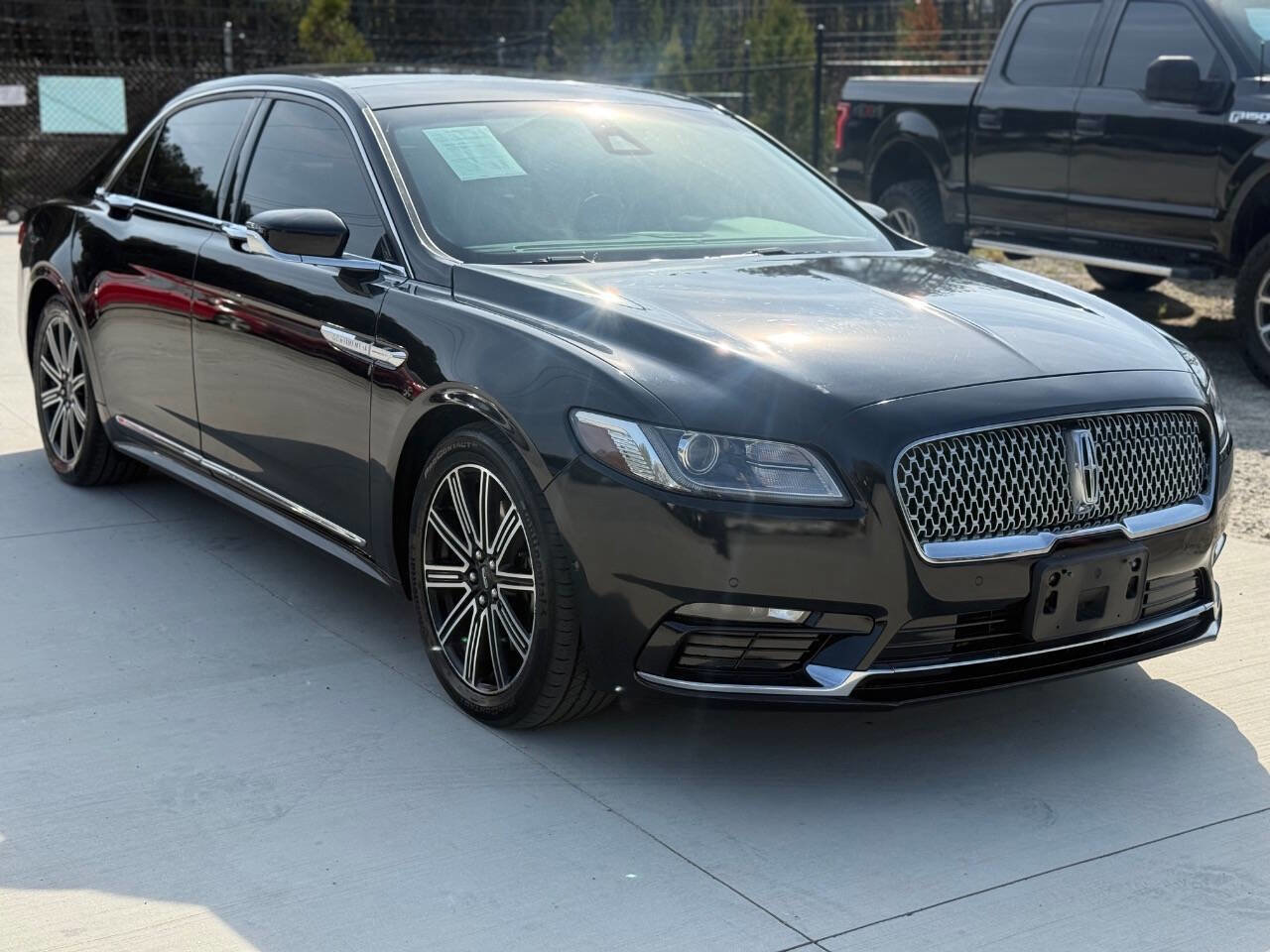 Used 2017 Lincoln Continental Reserve w/ Technology Package image 3