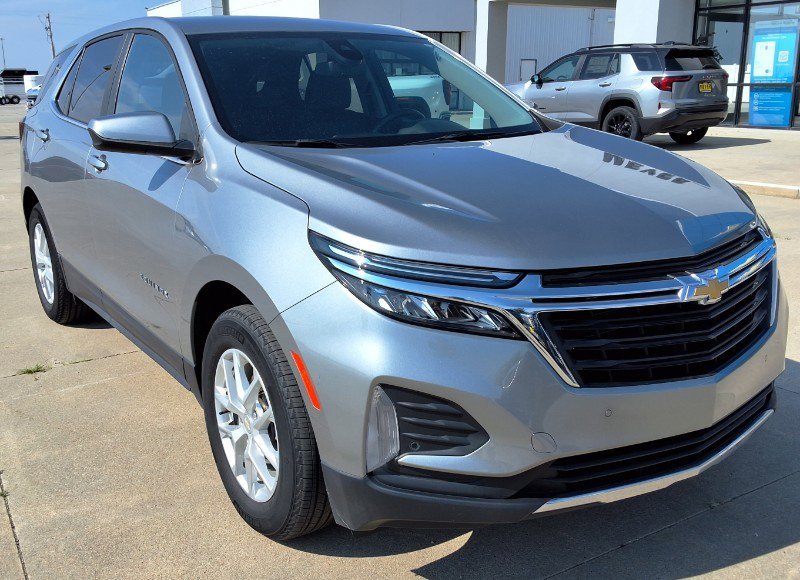 Used 2023 Chevrolet Equinox LT FWD image 2