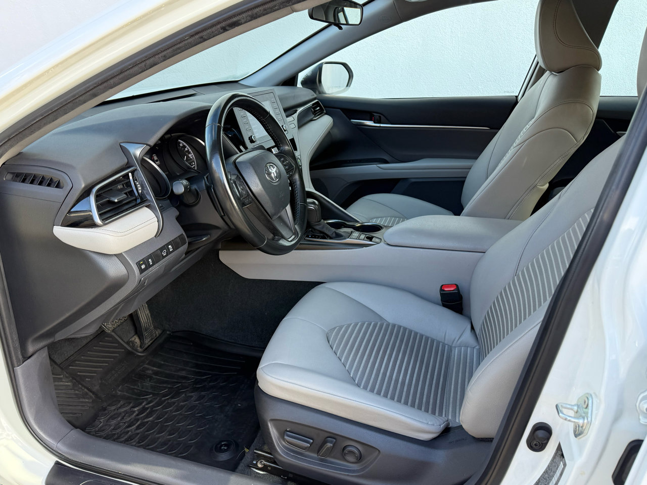 Used 2024 Toyota Camry SE image 22