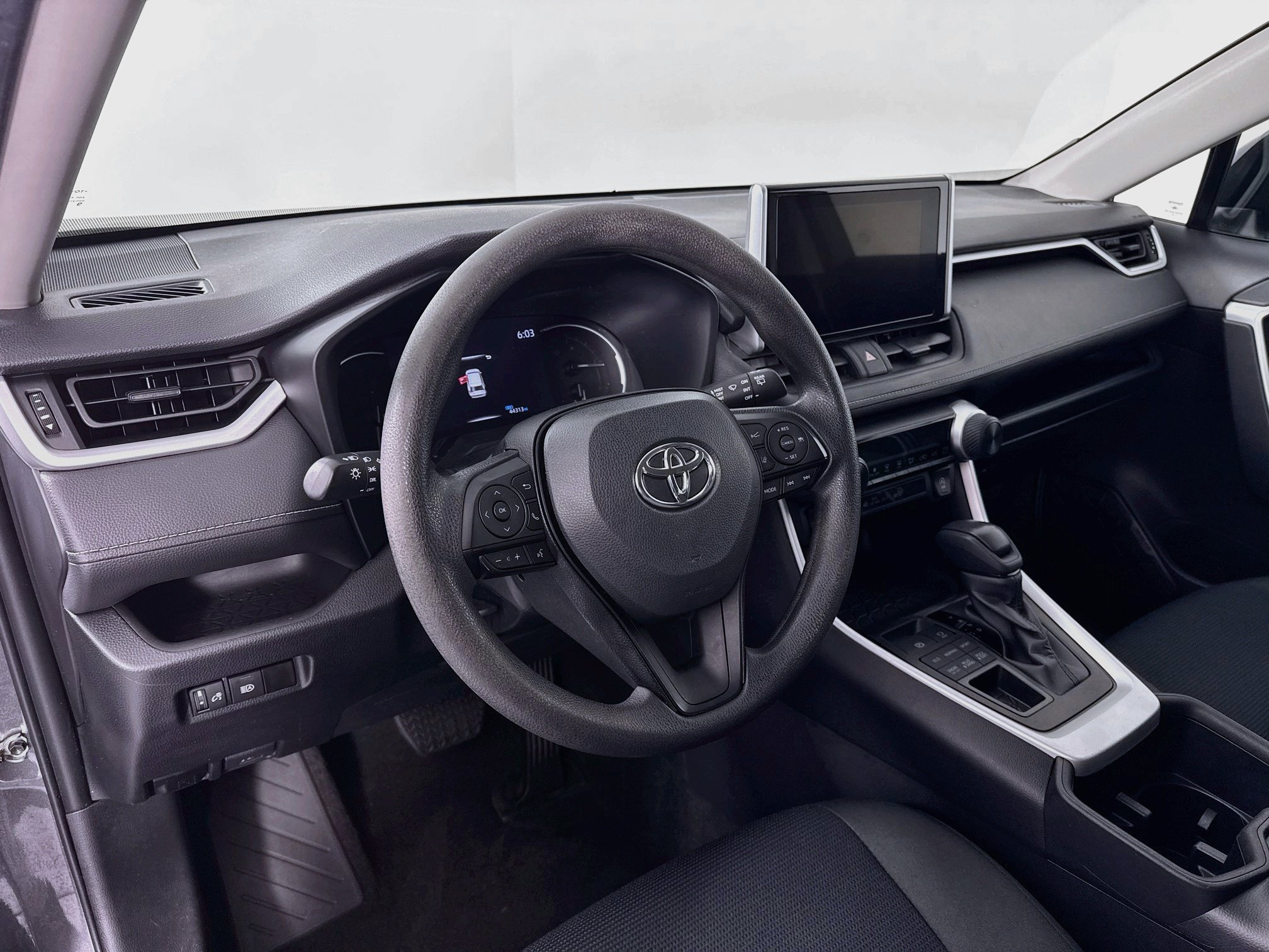 Used 2023 Toyota RAV4 LE AWD/4WD image 9