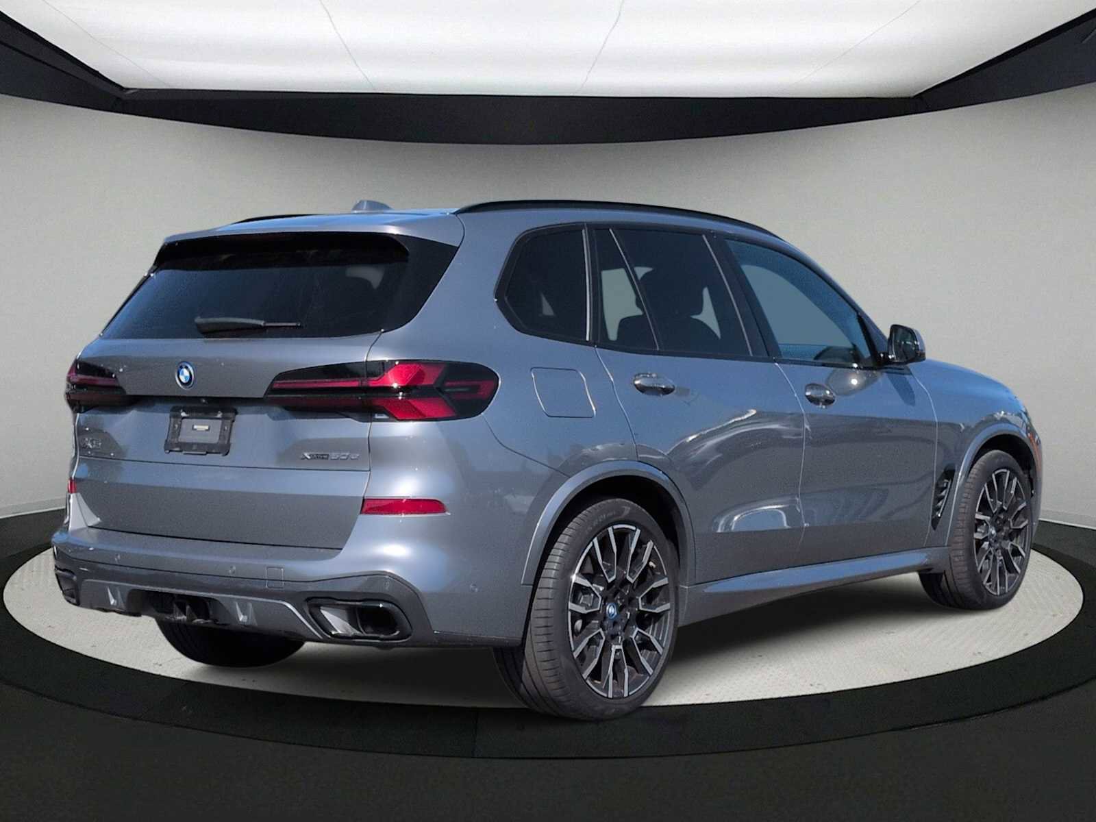 Certified 2024 BMW X5 xDrive50e w/ Executive Package AWD/4WD image 8
