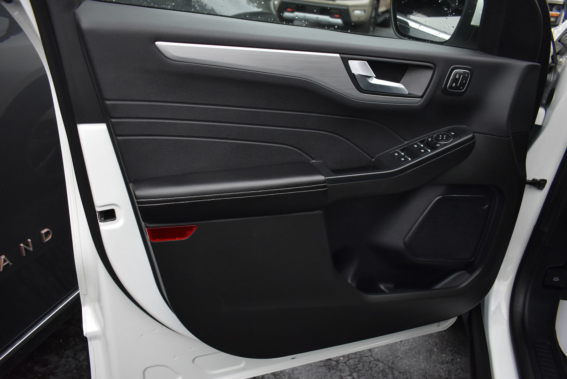 Used 2024 Ford Escape Platinum AWD/4WD image 12