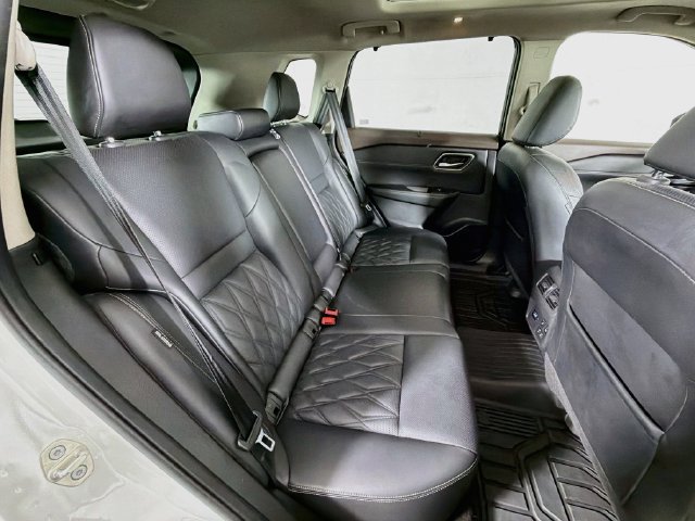 Certified 2021 Nissan Rogue Platinum AWD/4WD image 36
