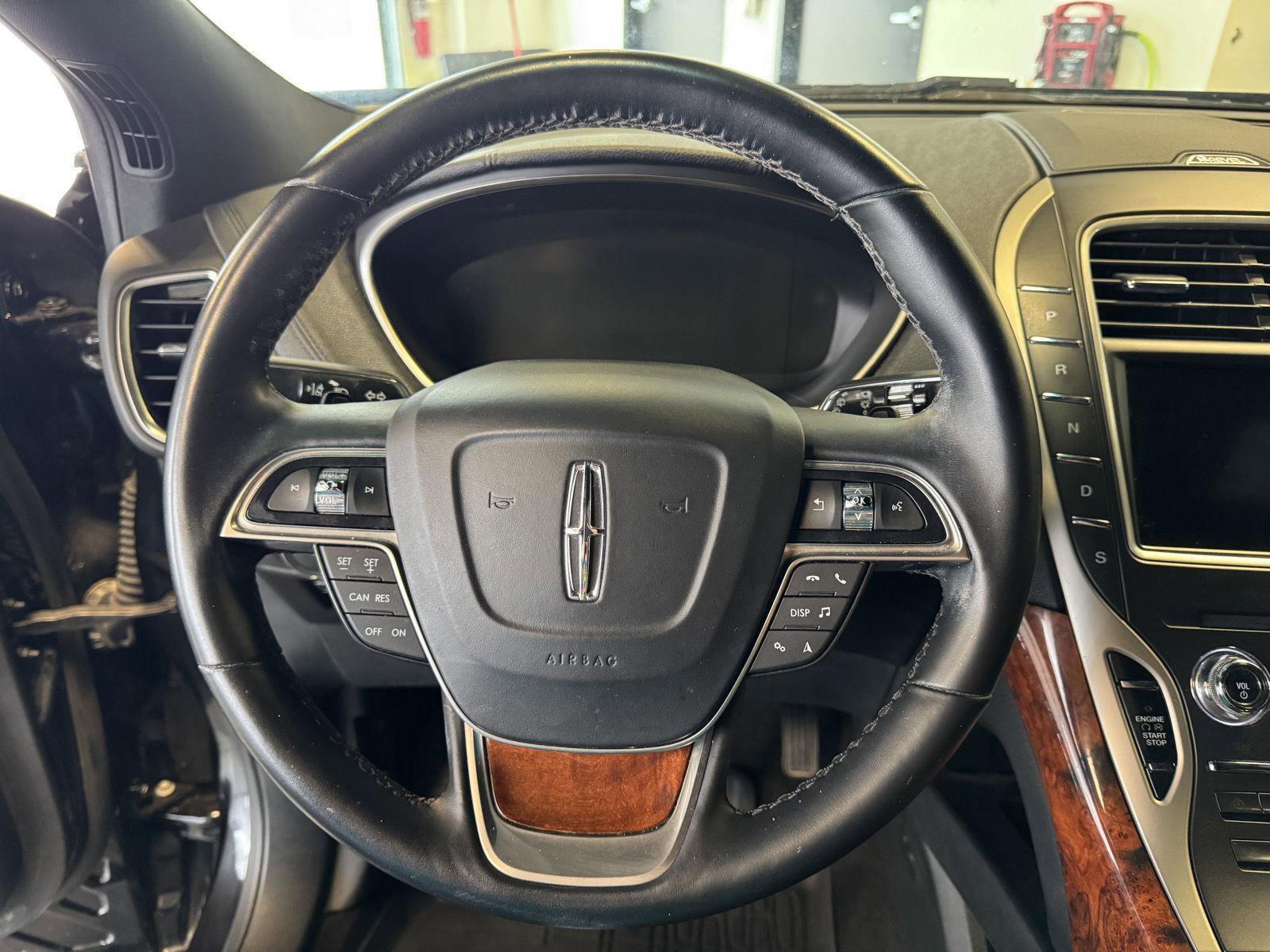 Used 2020 Lincoln Nautilus Reserve w/ Monochromatic Package image 12