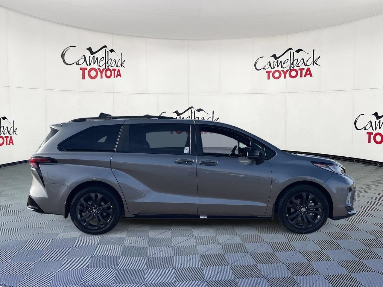 New 2026 Toyota Sienna XSE FWD image 9
