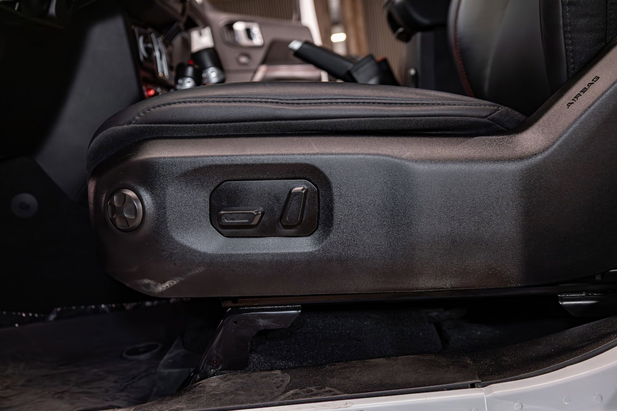 Used 2025 Jeep Wrangler Unlimited Rubicon AWD/4WD image 21