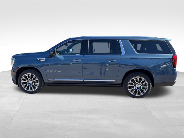New 2026 GMC Yukon XL Denali w/ Denali Reserve Package AWD/4WD image 4