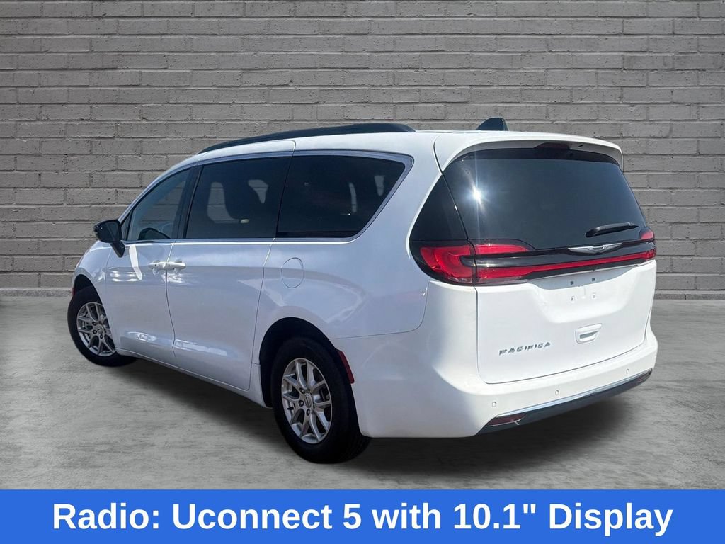 Used 2025 Chrysler Pacifica Select FWD image 5