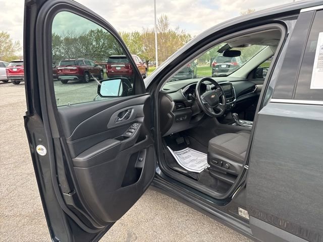 Used 2018 Chevrolet Traverse LT FWD image 4