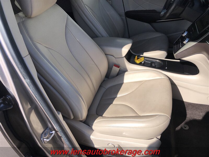 Used 2018 Lincoln MKC Reserve w/ Lincoln MKC Climate Package FWD image 23