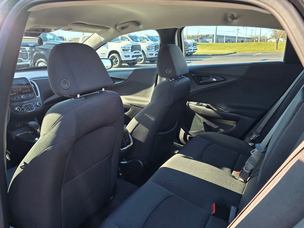 Used 2025 Chevrolet Malibu LT image 31