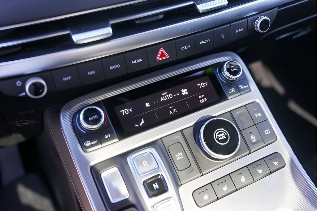 Used 2023 Hyundai Palisade Calligraphy image 19