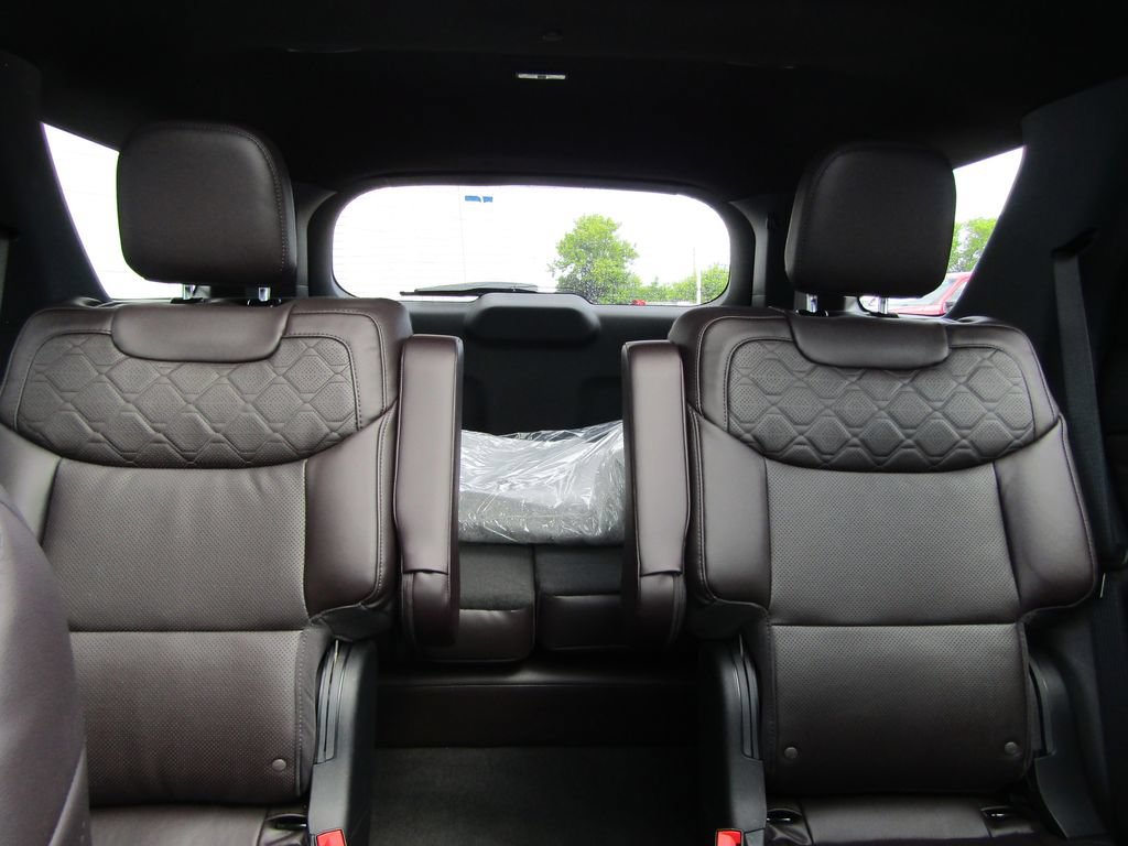 New 2026 Ford Explorer Platinum w/ LUX Leather Package AWD/4WD image 26