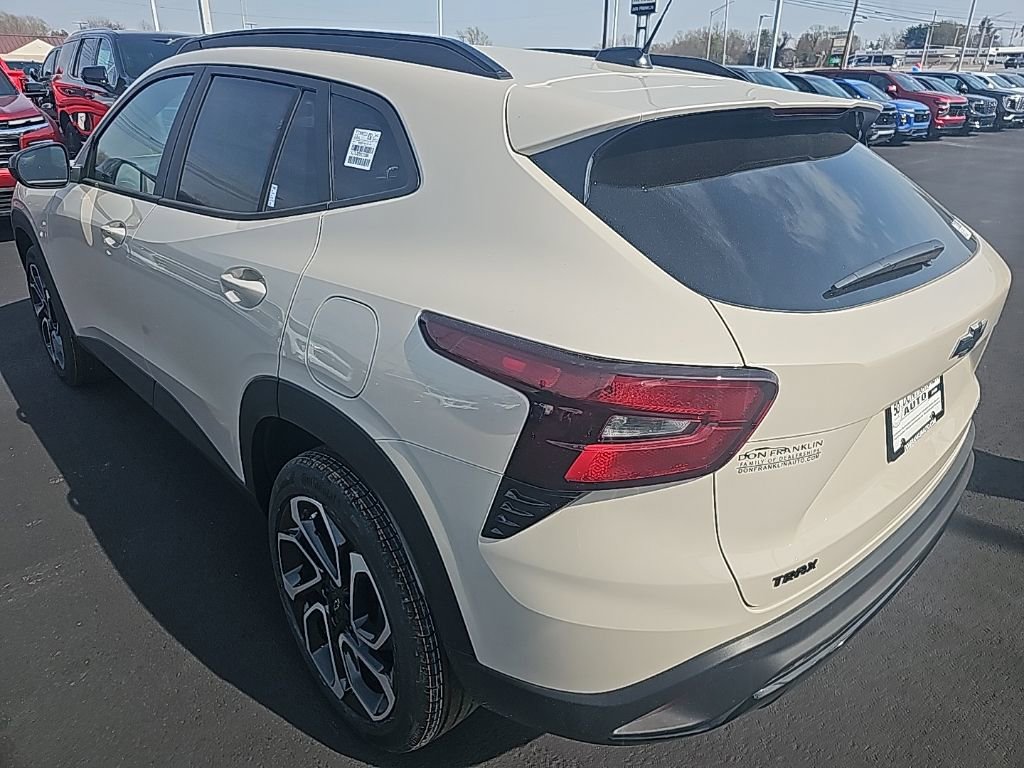 New 2026 Chevrolet Trax RS image 8