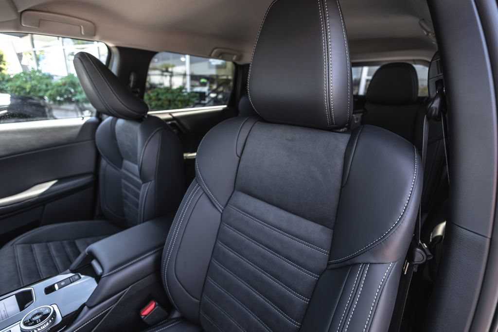 New 2026 Mitsubishi Outlander SE AWD/4WD image 16