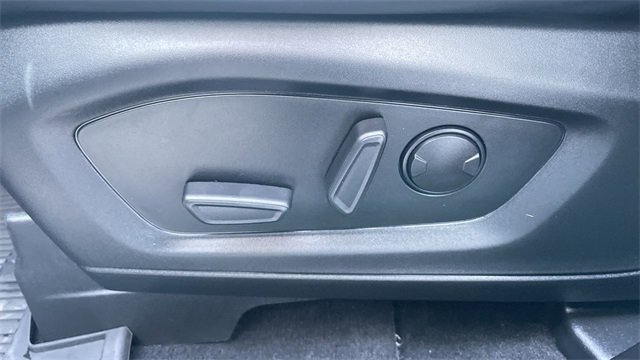 Used 2021 Ford Explorer XLT w/ Equipment Group 202A image 12