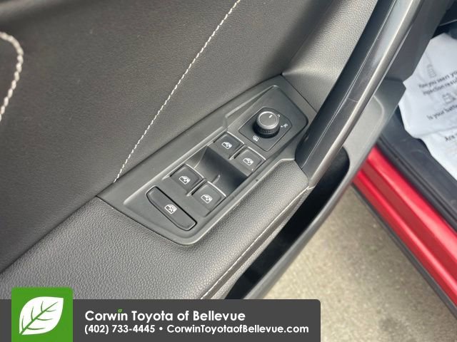 Used 2022 Volkswagen Tiguan SE image 11