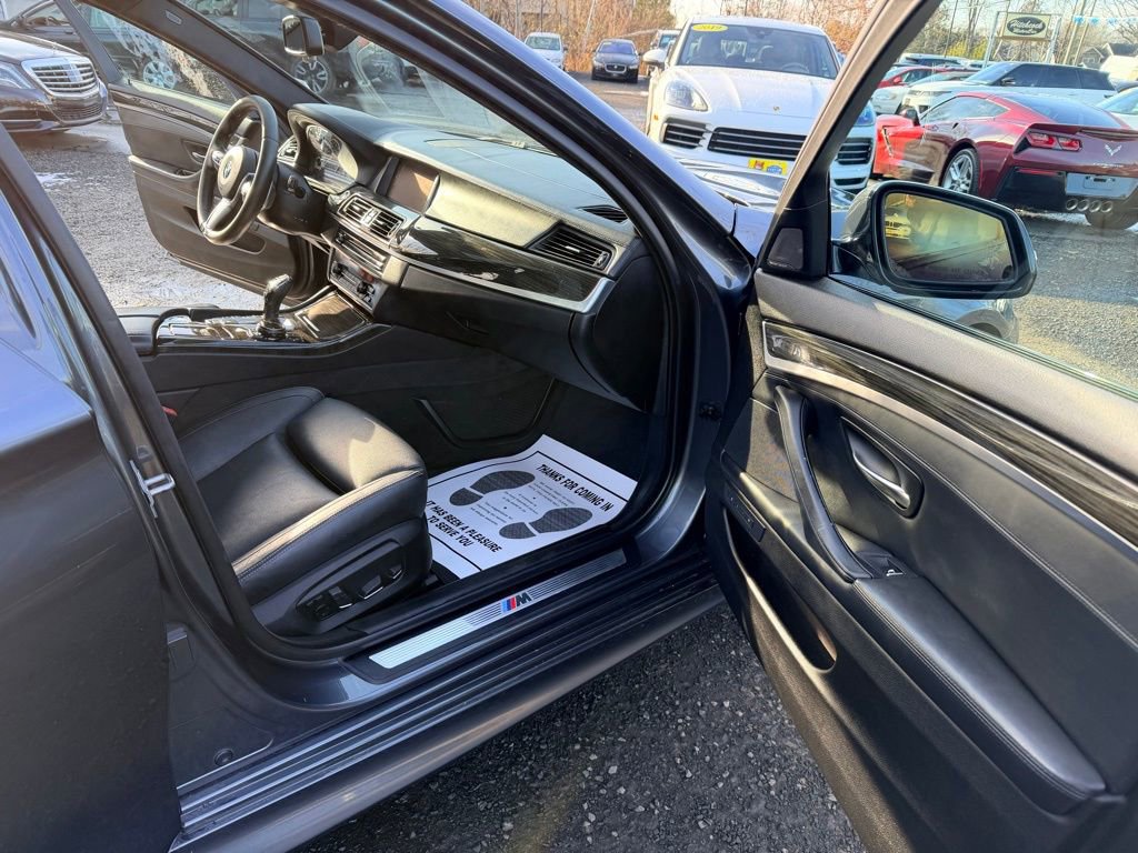 Used 2016 BMW 550i xDrive Sedan image 27