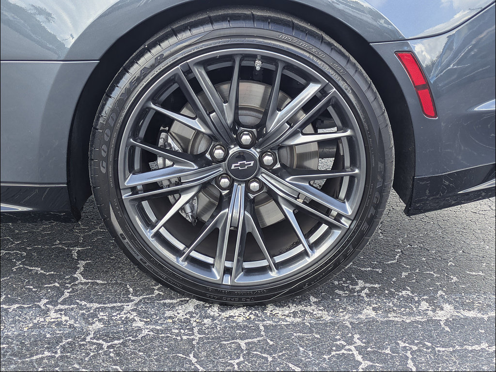 Used 2020 Chevrolet Camaro ZL1 RWD image 16