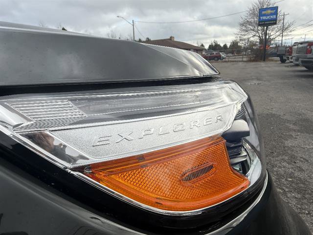 Used 2022 Ford Explorer Platinum w/ Equipment Group 601A image 13