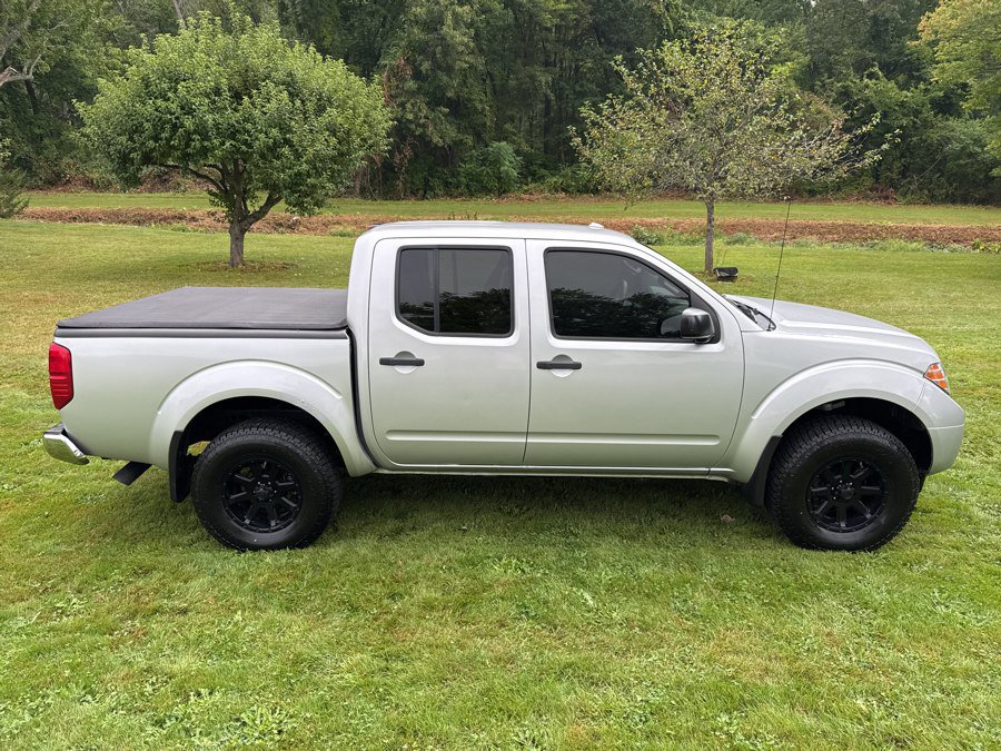 Used 2012 Nissan Frontier SV w/ SV Premium Utility Pkg AWD/4WD image 17