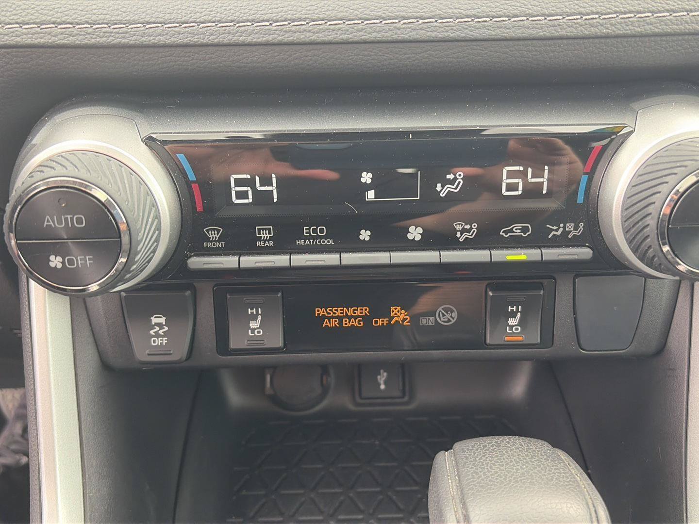 Used 2022 Toyota RAV4 XLE w/ Convenience Package AWD/4WD image 30