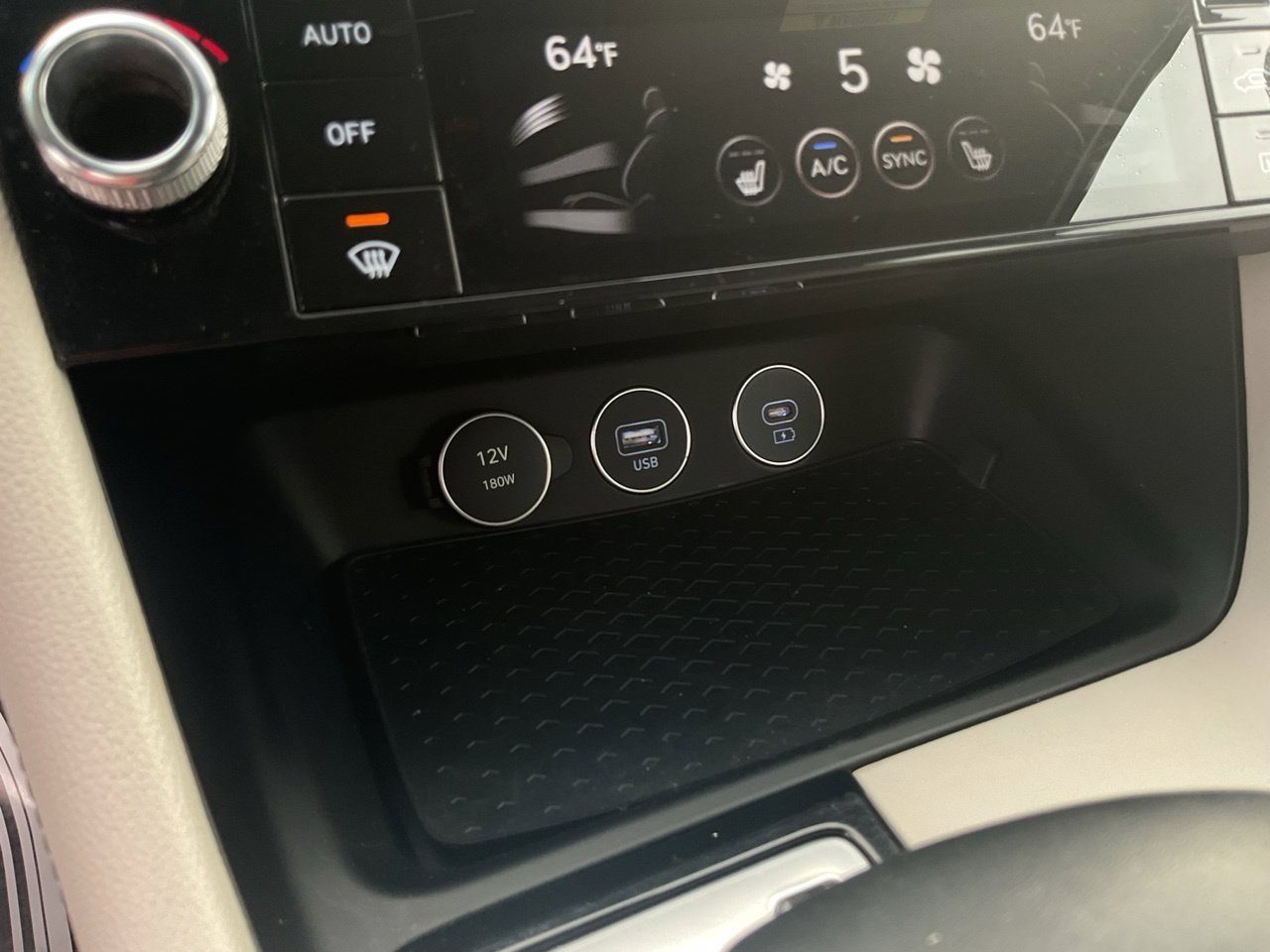 Used 2025 Genesis G70 2.5T RWD image 25