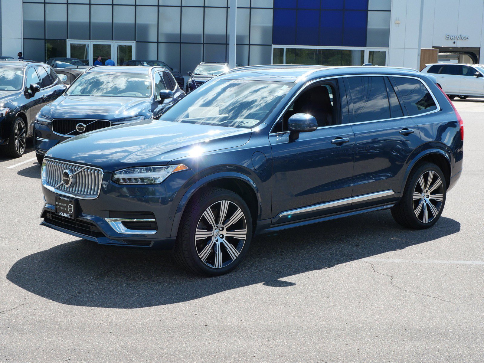 Certified 2025 Volvo XC90 T8 Ultra w/ Protection Package Premier AWD/4WD image 3