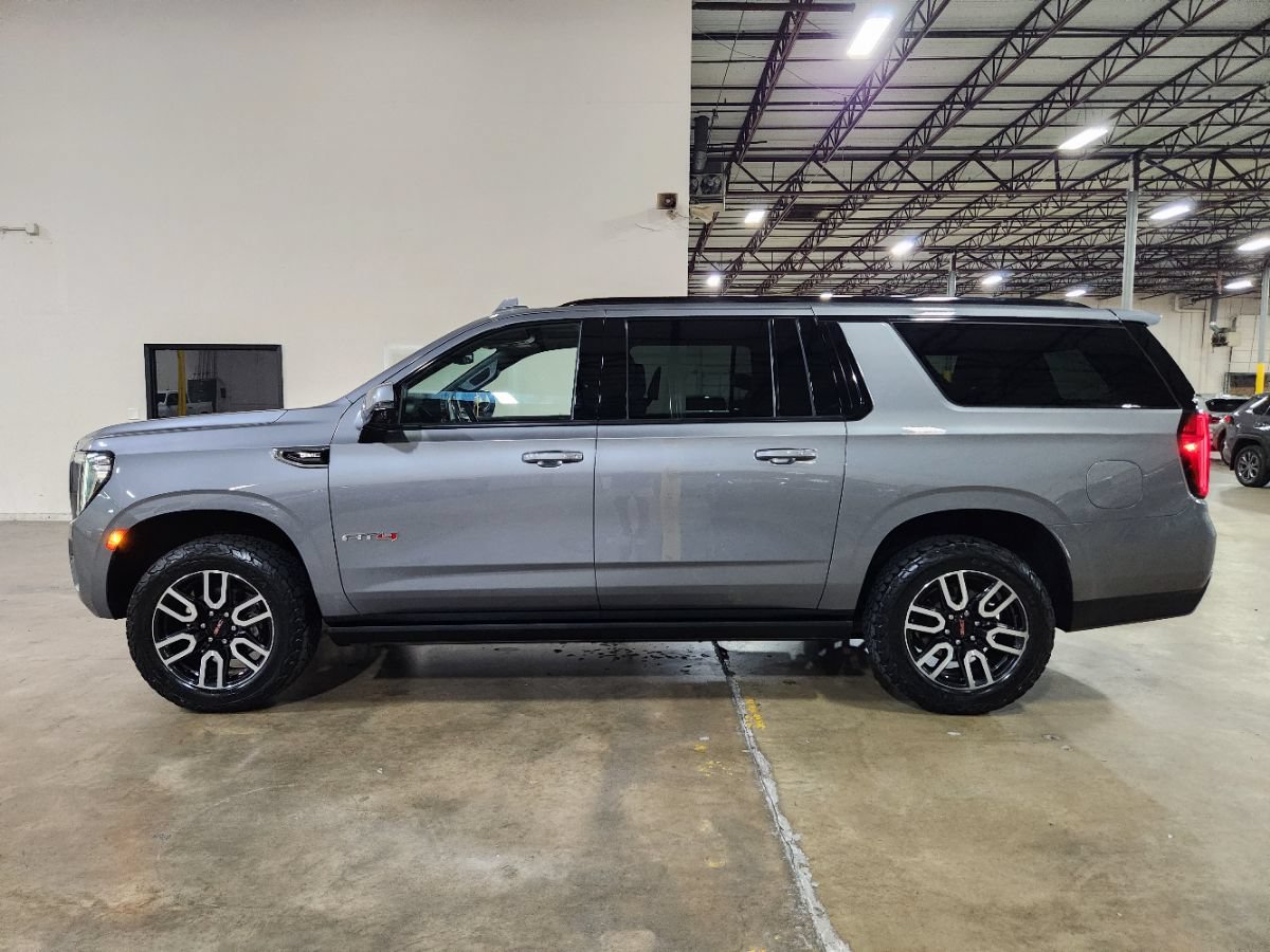 Used 2021 GMC Yukon XL AT4 w/ AT4 Premium Plus Package AWD/4WD image 7