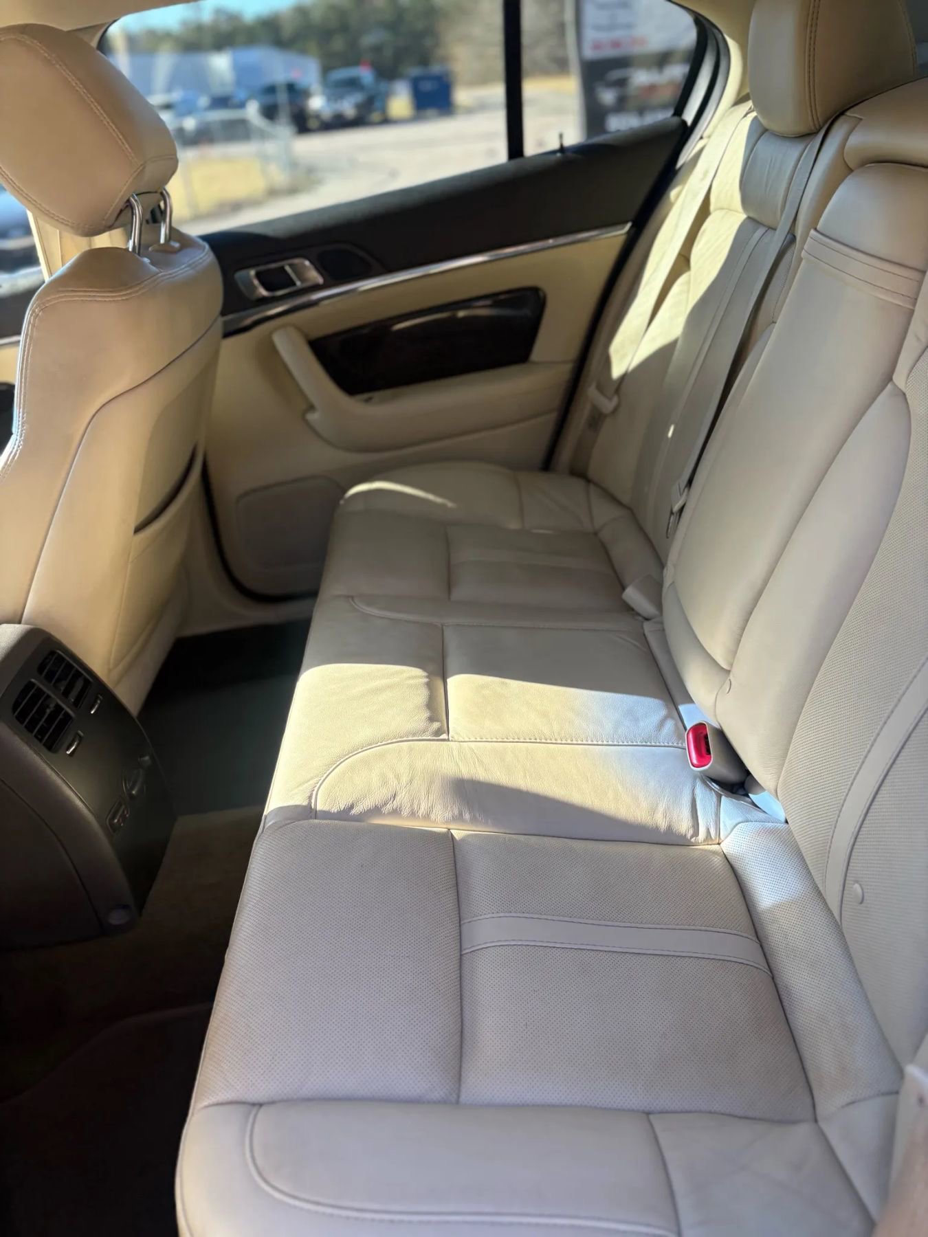 Used 2014 Lincoln MKS w/ Equipment Group 101A image 27