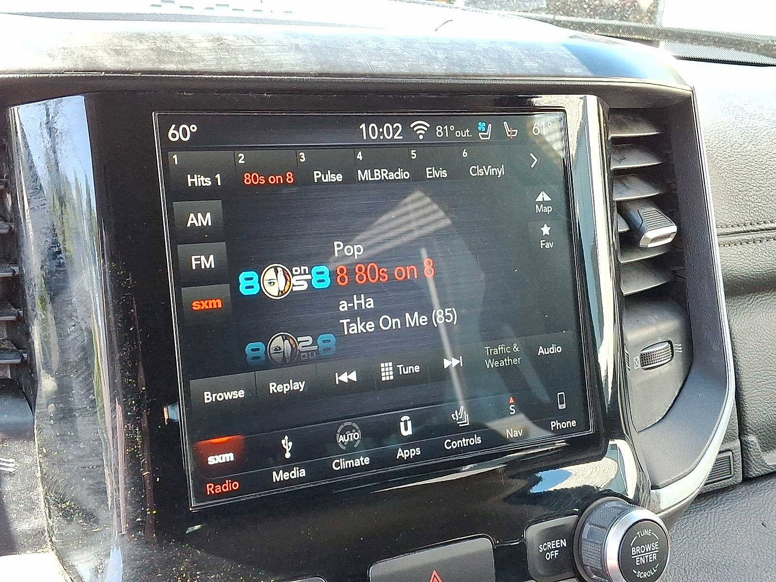 Used 2019 RAM 1500 Laramie AWD/4WD image 14