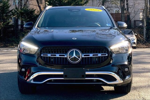Used 2025 Mercedes-Benz GLA 250 4MATIC image 2