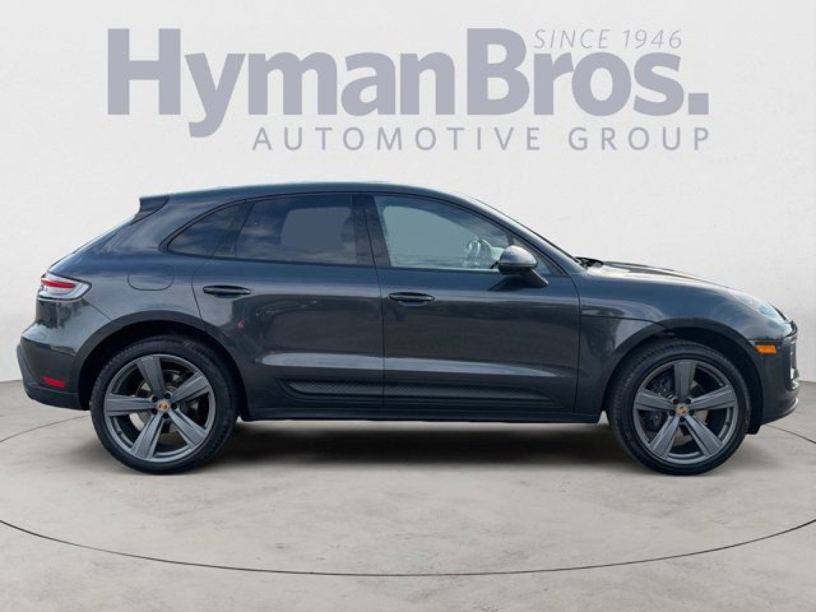 Used 2023 Porsche Macan w/ Premium Package Plus image 2