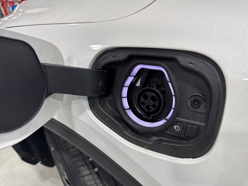 New 2025 Ford Escape SE w/ Class II Trailer Tow Package image 4