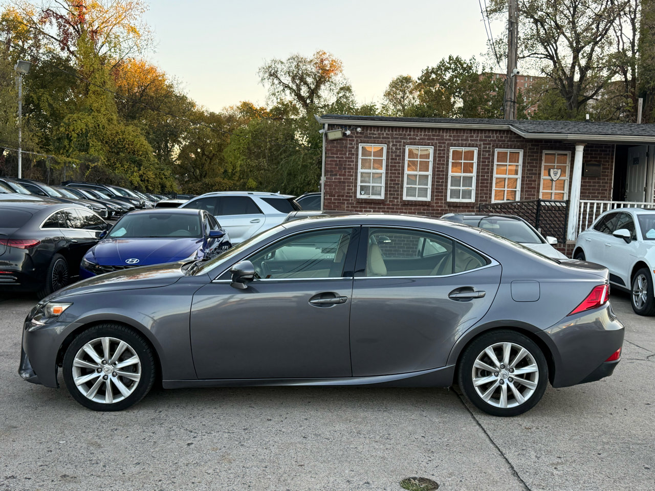 Used 2016 Lexus IS 200t image 7