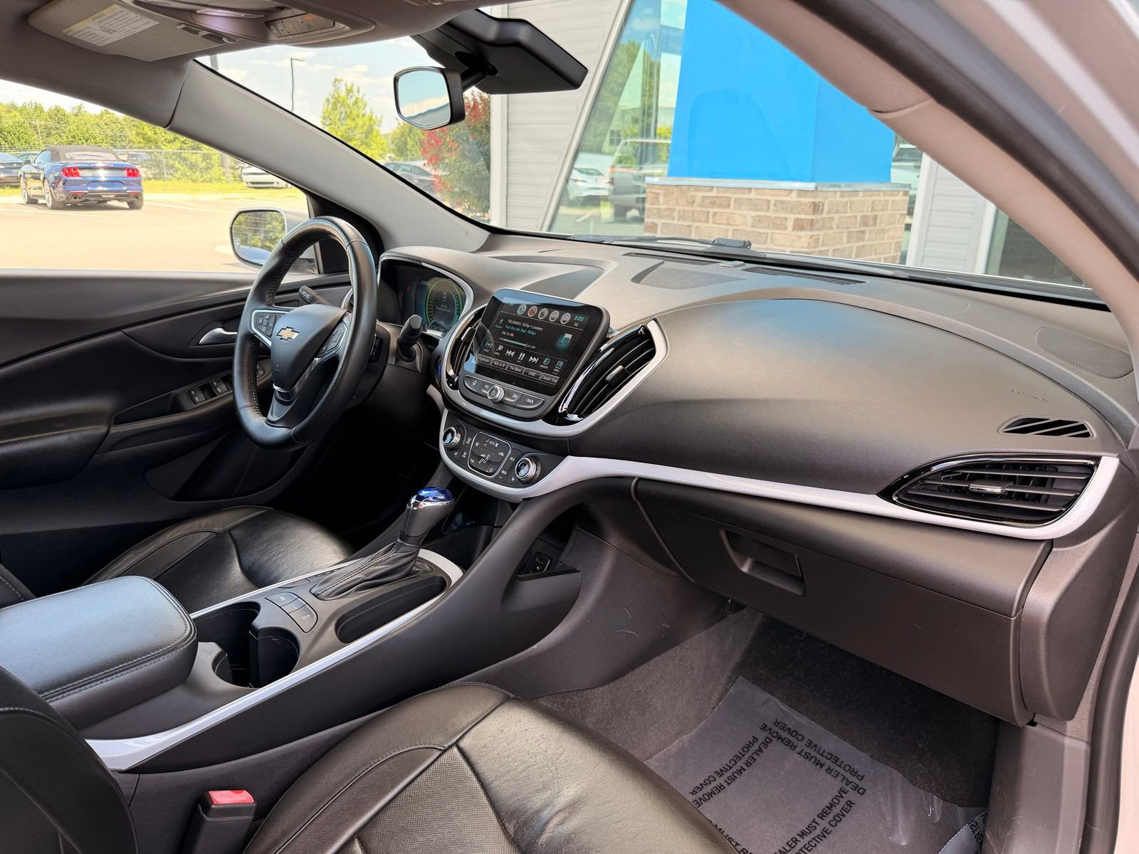 Used 2017 Chevrolet Volt LT w/ Comfort Package FWD image 24
