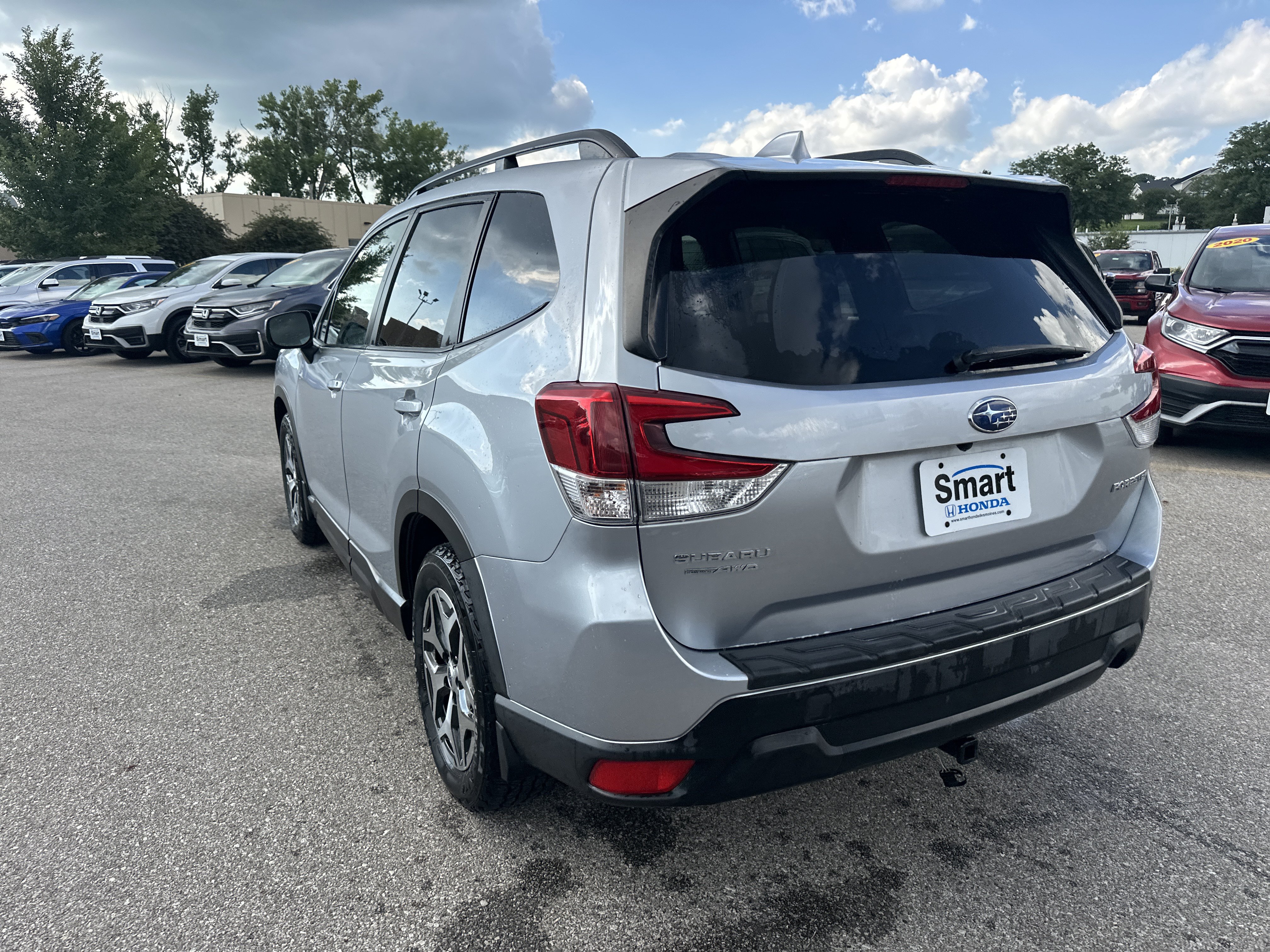 Used 2019 Subaru Forester Premium AWD/4WD image 5