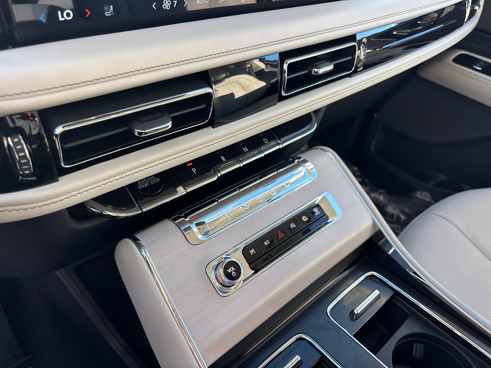 New 2026 Lincoln Aviator Reserve w/ Illumination Package AWD/4WD image 21