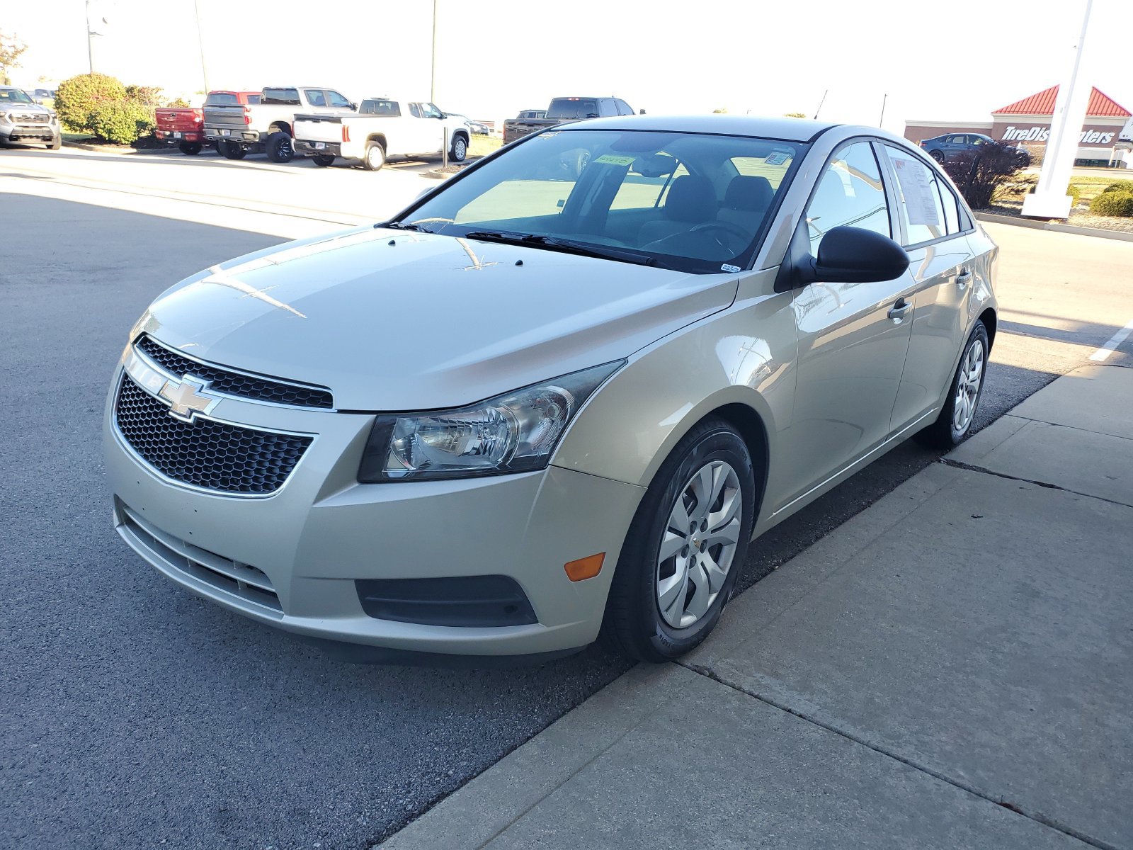 Used 2014 Chevrolet Cruze LS FWD image 2