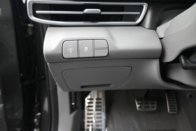 New 2026 Hyundai Elantra Sport FWD image 16