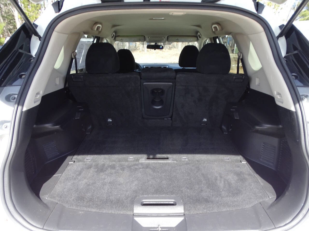 Used 2016 Nissan Rogue SV image 30