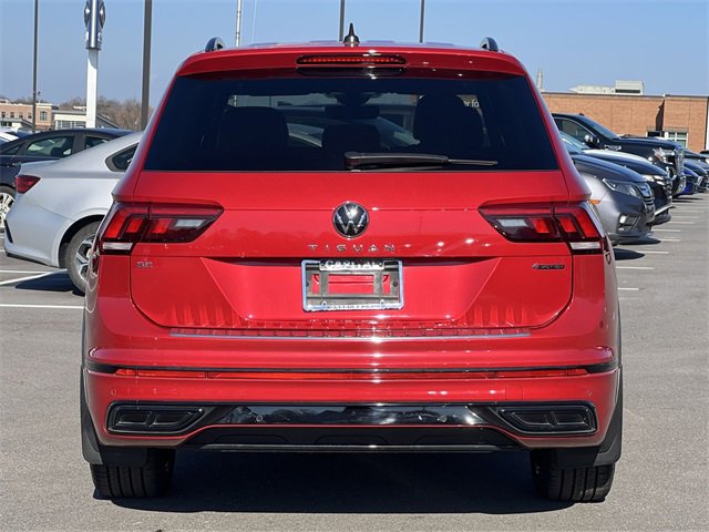 Used 2024 Volkswagen Tiguan SE R-Line image 36